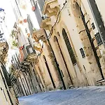 Casa Nagale- Una Suite Di Charme Nel Cuore Di Ortigia A 50 Mt Dal Mare