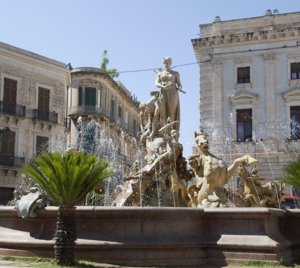 Casa Nagale- Di Charme Nel Cuore Di Ortigia A 50 Mt Dal Mare Apartment *